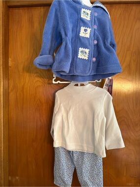 Baby Q NWT 3 Pc Outfit Set 12M Blue Fleece Jacket Floral Legging